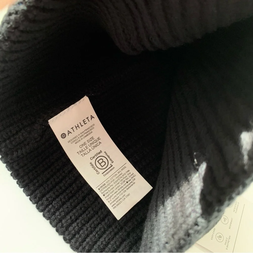 Athleta thick knit wool cotton all black beanie